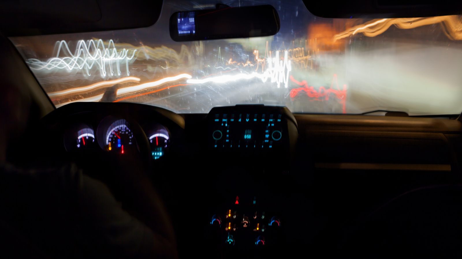 Wie können sich Fahranfänger an das Fahren bei Nacht gewöhnen?