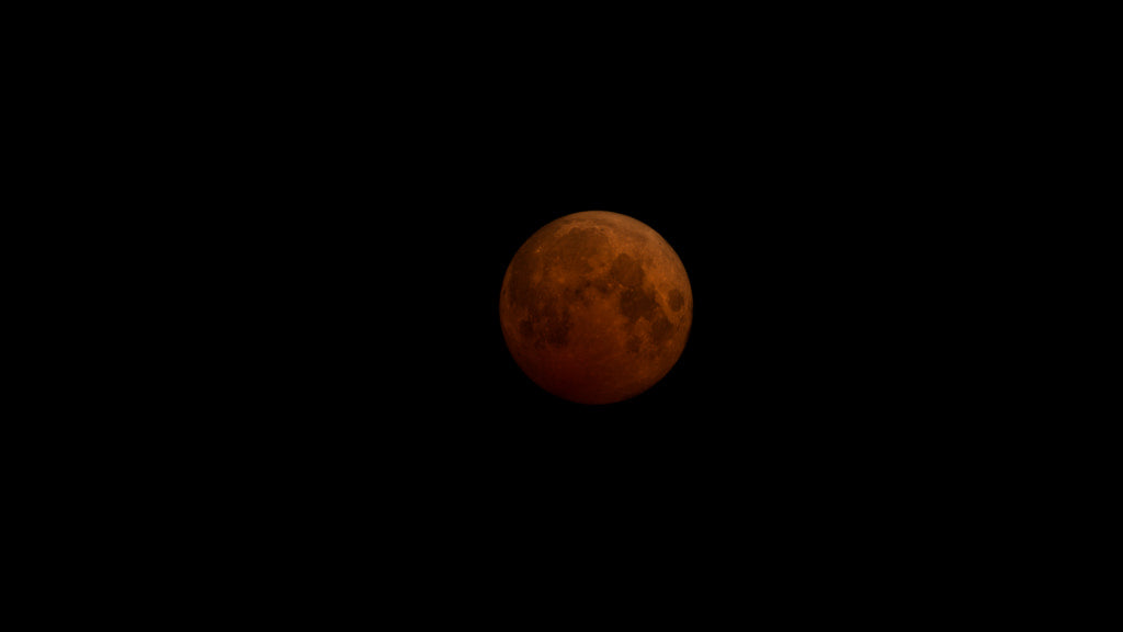 Ist es sicher, während einer Mondfinsternis Auto zu fahren?