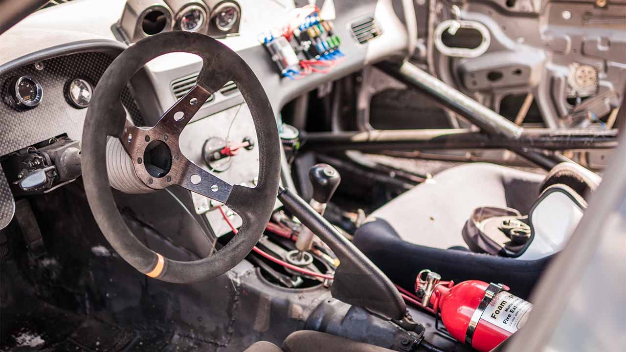 9 illegale Auto-Modifikationen in Kalifornien, die Sie 2026 teuer zu stehen kommen könnten